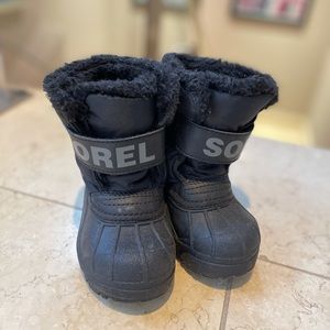 !!SOLD!! Sorel Toddler Winter/ Snow Boots Size US 6
